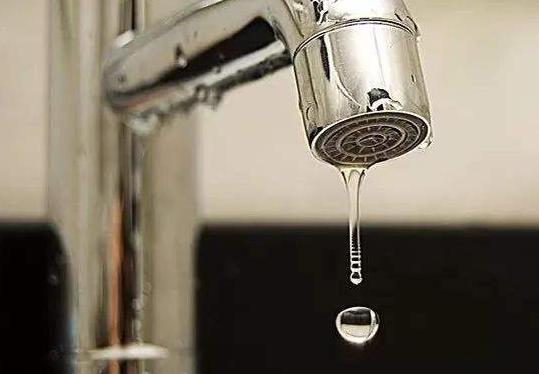 整棟樓就我家沒(méi)水？對(duì)照這幾個(gè)一一排除下吧？